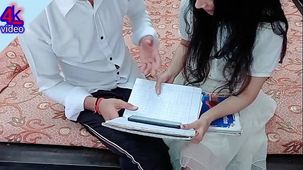 Cewek Kuliahan India Lagi Digebukin Kontol Gede, Suara Crotnya Kedengeran Jelas Pake Bahasa Hindi.