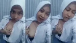 Abg Hijab Sma Pamer Tetek Di Toilet Sekolah, Bikin Gregetan