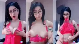 Awcece Pake Lingerie Merah Bikin Makin Menggoda, Bikin Ngilu Pengen Robek.