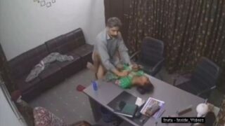 Rekaman Cctv Bos Lagi Ngewe Sama Karyawati Di Kantor, Adegan Panas Bikin Malu.