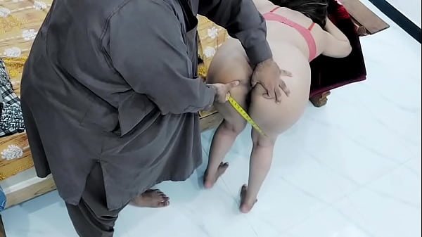 Bajigur Desa, Si Tukang Jahit Ngentot Cewek Gawar Bongsor, Pantat Gede Kayak Pelacur, Gaya Doggy Kasar Dan Keras, Suara Hindi Mesum Bikin Basah.