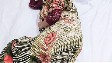 Aku Kencani Mertua, Kukira Istri Sendiri, Ternyata Salah Kamar.