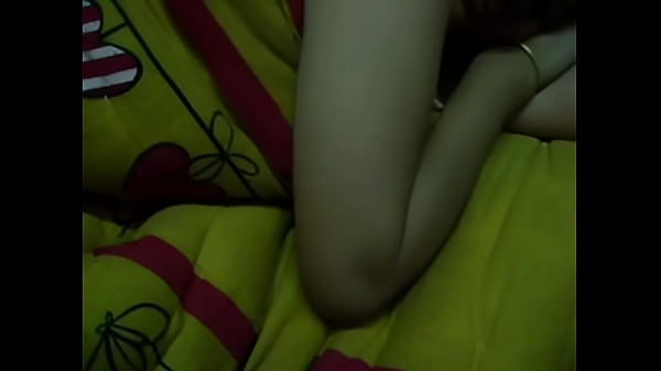 Desi Bhabhi Lagi Main-main Sama Tetangga, Pake Baju Tipis, Badan Basah Keringetan.