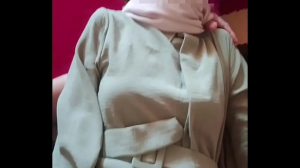 Saudari Tiri Berjilbab Digilir Habis-habisan Di Malam Lebaran Yang Panas
