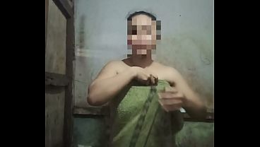 Pengen Mandi Sambil Ngentot Bareng Kamu, Basah-basahan Nikmatin Kontol Dan Memek Saling Gesek.