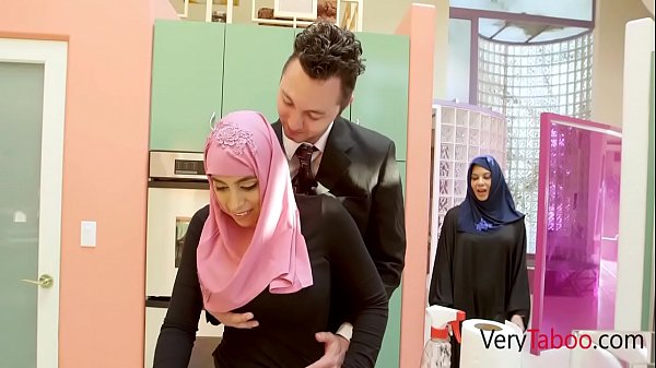 Anak Tiri Arab Berhijab Ngentot Ella Knox